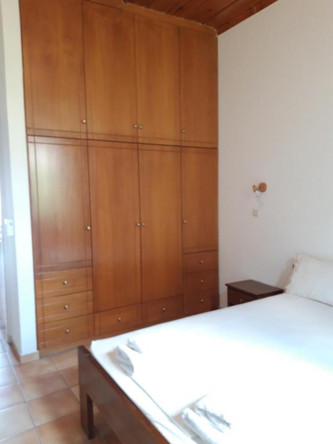 Skardamoula's And Apartments, 2